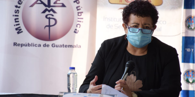 Método de vacunación en adultos mayores de 70 años ha cambiado para la segunda fase.