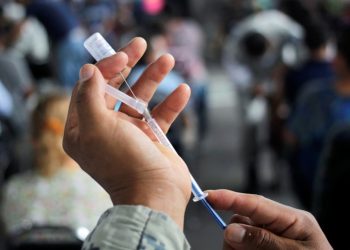 México aplica más de 1,4 millones de vacunas anticovid en un solo dí­a
