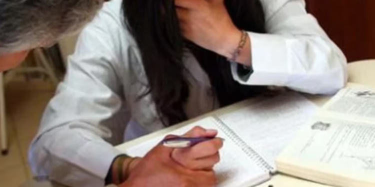 México: cientos de adolescentes denuncian acoso sexual por maestros