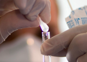 México confirma el primer caso de la variante ómicron del coronavirus.