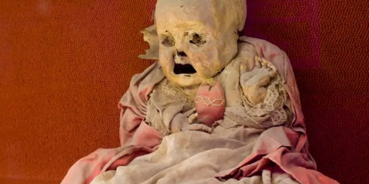 México debate sobre ética y muestra de Momias de Guanajuato