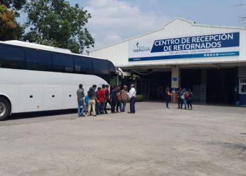 México deporta a 42 niños guatemaltecos no acompañados