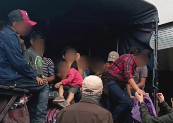 México expulsa a 485 migrantes guatemaltecos, la mayoría detenidos en Puebla
