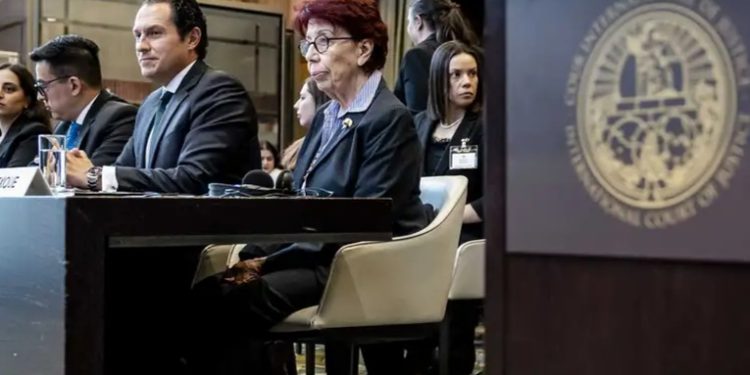 México presenta en La Haya su acusación contra Ecuador