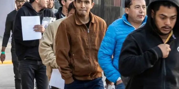México recibió a 4.000 deportados desde que Trump asumió