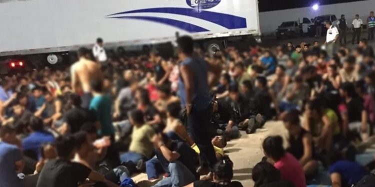 México repatria a más de 100 niños y adolescentes guatemaltecos abandonados por coyotes