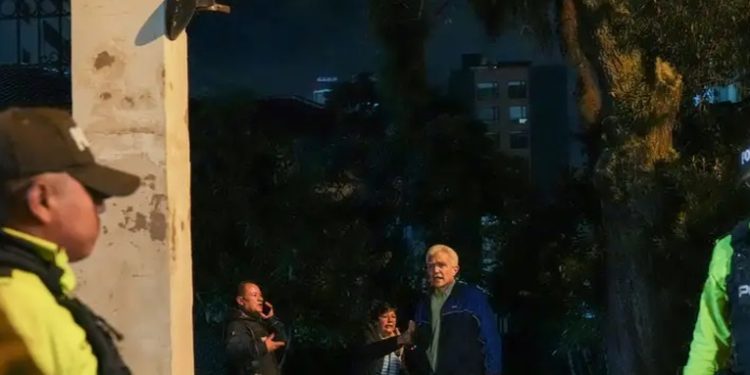 México suspende relaciones diplomáticas con Ecuador