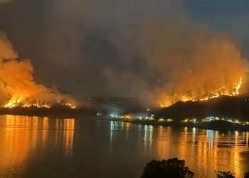 México: varios incendios forestales amenazan Valle de Bravo
