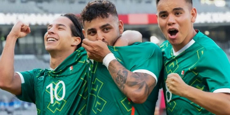 México vence a Japón y logra medalla de bronce en fútbol