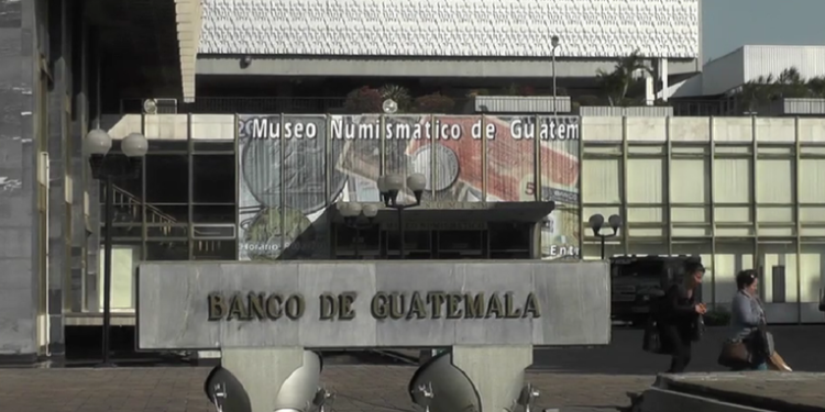 Micro, pequeños y medianos empresarios a la espera de desembolso de créditos