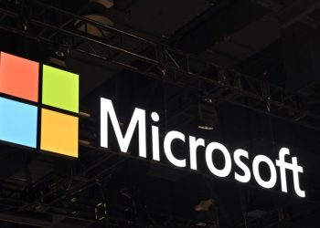 Microsoft brevemente supera a Apple como empresa más valiosa del mundo