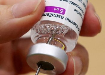 Miembro de la Agencia Europea de Medicamentos afirma conexión entre la vacuna AstraZeneca y la trombosis