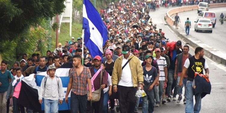 Migración regresa a 632 personas a territorio hondureño