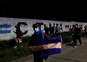 Migrantes centroamericanos se sienten excluidos del programa de 'parole humanitario' de EEUU