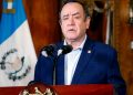 Presidente anuncia que guatemaltecos fuera del país podrán aportar al IGSS