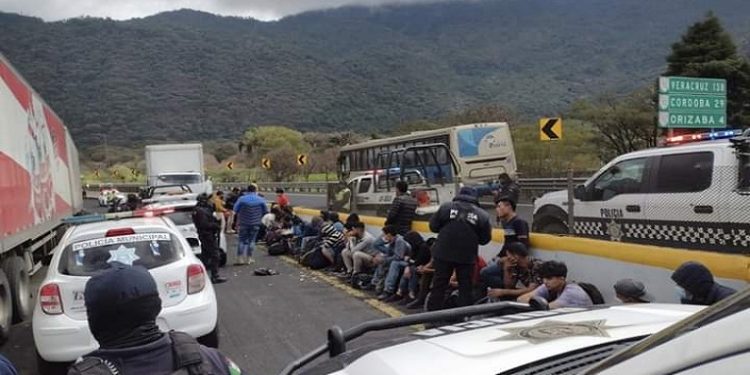 Migrantes guatemaltecos sufren accidente de tránsito en México
