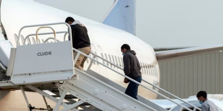 Migrantes tramitan solicitudes para participar en proyecto Movilidad Segura