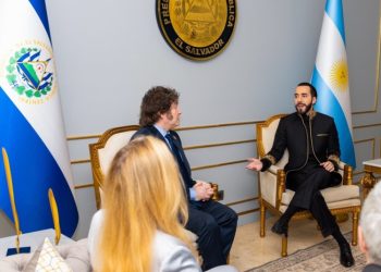 Milei a Bukele: ¿Cómo es esto de ser reelecto?