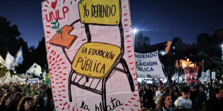 Milei asegura que mantendrá las universidades públicas