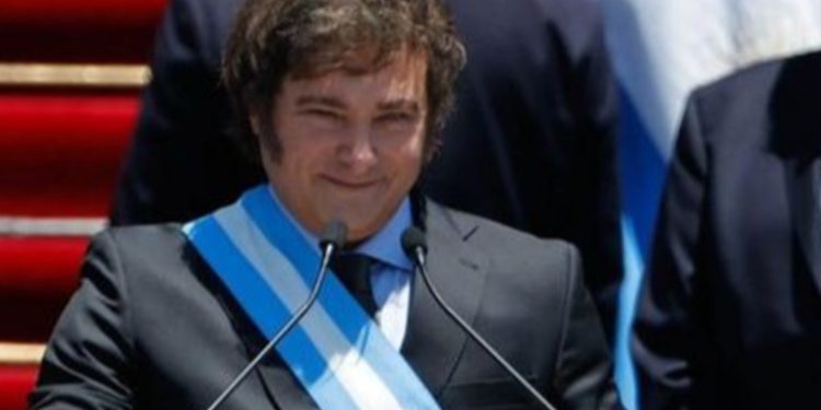 Milei inicia terapia de choque en Argentina: