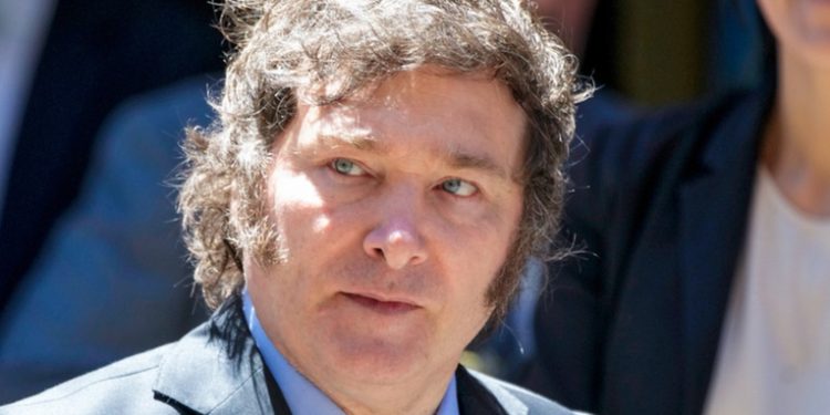 Milei ratifica su plan de dolarización para Argentina y marca distancia con China