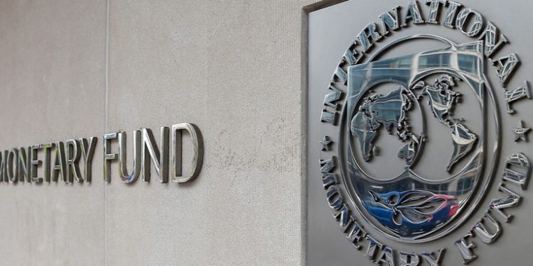 Milei recibirá a una comitiva del FMI para renegociar la deuda argentina