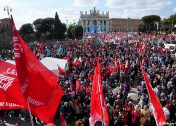 Miles se manifiestan en Roma para decir: nunca más fascismo