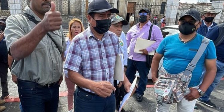 Militares retirados demandan sus fondos necesarios para su indemnización