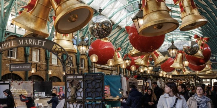 Millones de británicos tendrán que elegir entre comprar comida o regalos durante la Navidad