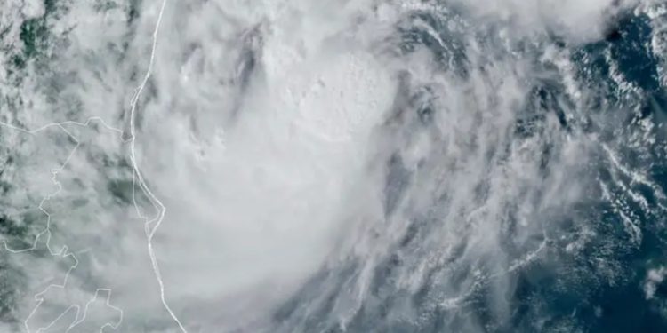 Milton se convierte en huracán antes de llegar a EE.UU.