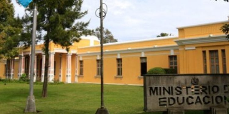 MINEDUC advierte sanciones a maestros que suspendan clases sin justificación