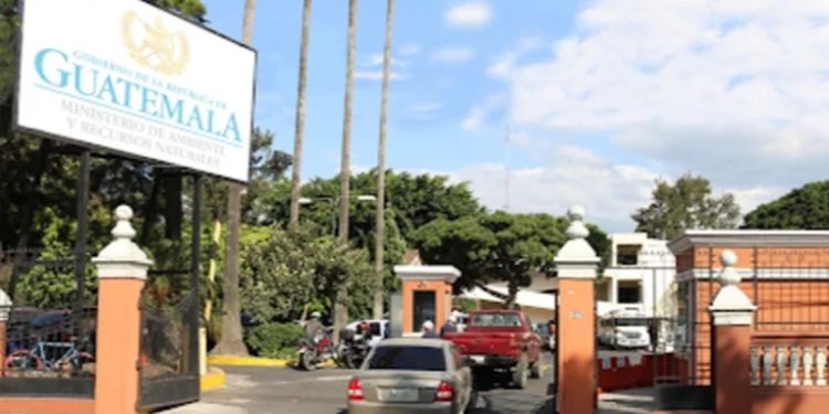 Ministerio de Ambiente descarta paros y alza en precio de extracción de basura