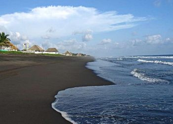 Ministerio de Ambiente implementará el programa 'Playas Limpias'