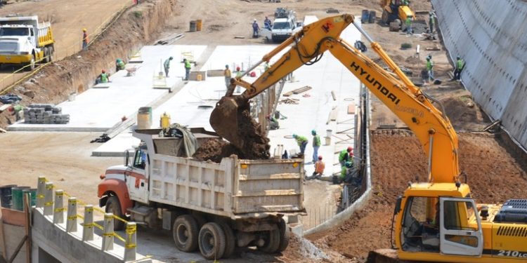 Ministerio de Comunicaciones busca ampliar presupuesto para obras detenidas