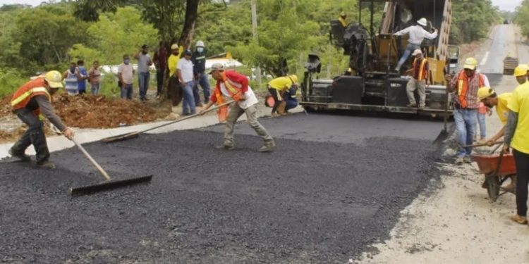 Ministerio de Comunicaciones busca resolver deudas de proyectos heredados para retomar obras pendientes