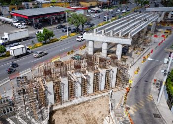 Ministerio de Comunicaciones denunciará a constructora por incumplimiento en proyectos de pasos a desnivel