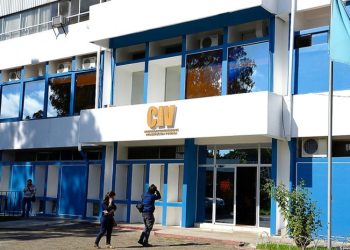 Ministerio de Comunicaciones denunciará hallazgo de micrófonos en vehículo oficial