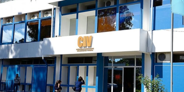 Ministerio de Comunicaciones denunciará hallazgo de micrófonos en vehículo oficial