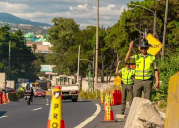 Ministerio de Comunicaciones Destina Q27 Millones para Mantenimiento de Carreteras Asfaltadas