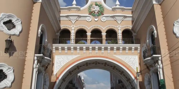 Ministerio de Comunicaciones retira administración del edificio de Correos a la municipalidad capitalina