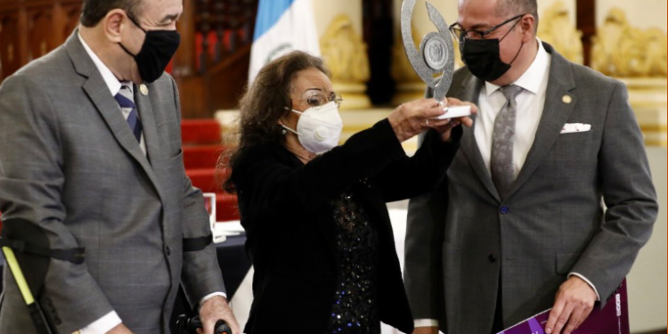 Ministerio de Cultura reconoció este miércoles la trayectoria de cuatro artistas circenses