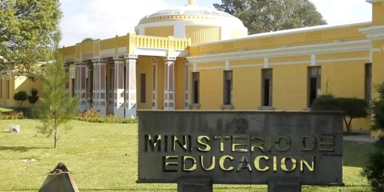 Ministerio de Educación de Guatemala reitera suspensión de clases en medio de protestas y tensiones