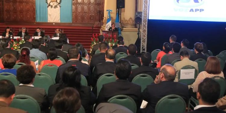 Ministerio de Educación lanza app para denunciar casos de violencia en el ámbito escolar