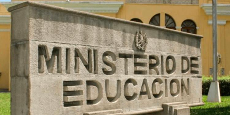 Ministerio de educación registra 2.4 millones de estudiantes inscritos para el ciclo escolar 2023