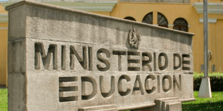 Ministerio de Educación será el encargado de verificar protocolos en escuelas