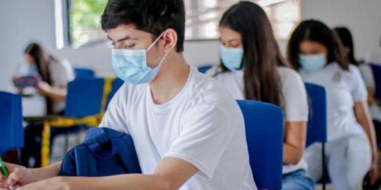 Ministerio de Educación y salud anuncian clases presenciales