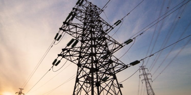 Ministerio de Energía y Minas advierte sobre impacto presupuestario de condonar deuda eléctrica de las comunas