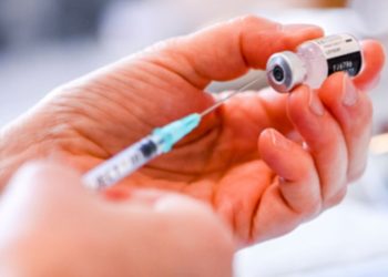 Ministerio de Salud comienza a vacunar en escuelas