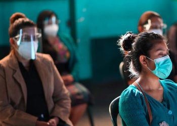 Ministerio de Salud Pública reinstaura el uso obligatorio de mascarillas en hospitales y transporte público