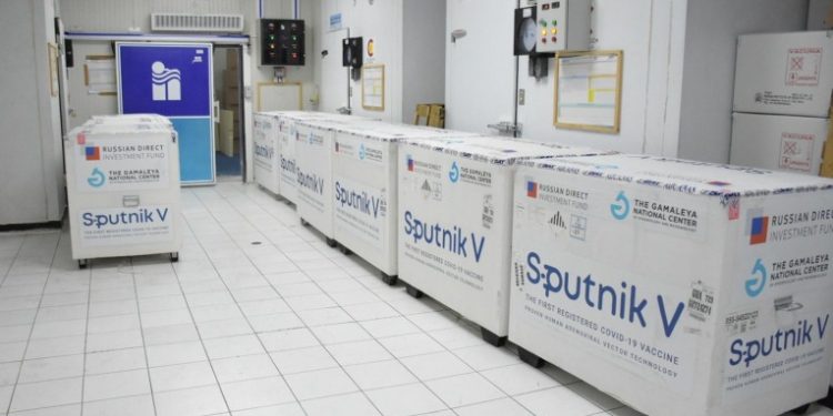 Ministerio de Salud recibió esta madrugada lote de 310 mil dosis de vacunas